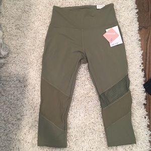 NWT Sage green Marika workout capris - S